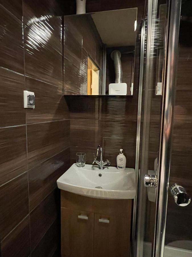 Przystanek Katowice Brynowska 55A Apartment Luaran gambar